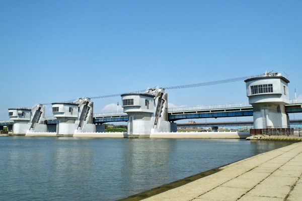 河川用水門