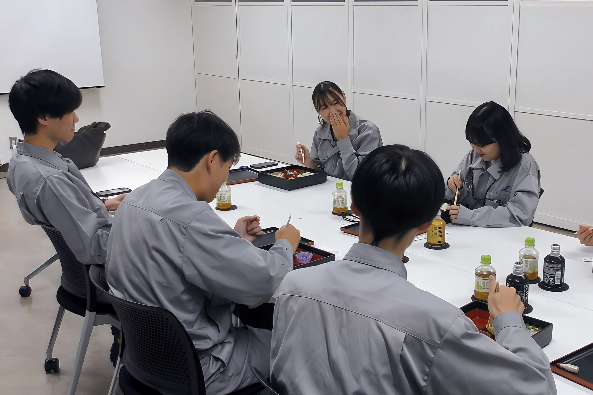 先輩社員との座談会