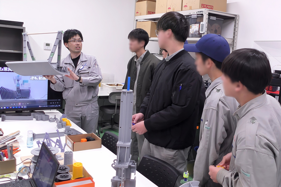 3Dプリンターには興味津々でした