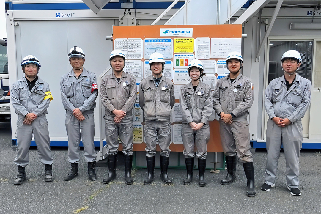 樽町ポンプ場で現場研修の記念撮影