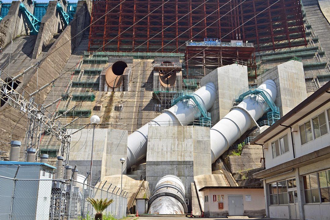 鶴田ダム 発電取水管