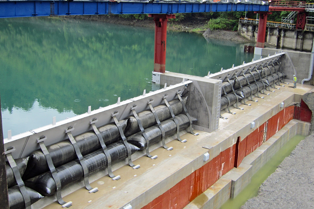 西郷発電所ダムSR堰