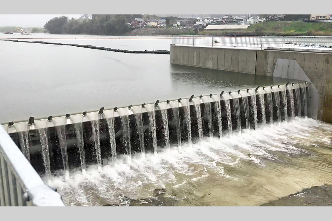 岩出狭窄部拡幅水路ゲート